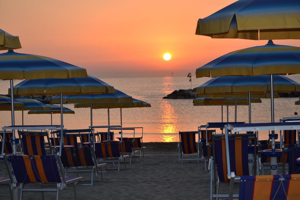 Hotel Europa Cupra Marittima Dış mekan fotoğraf